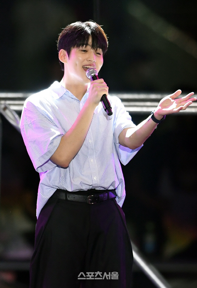 [포토]\'샌드백\' 열창하는 김종한