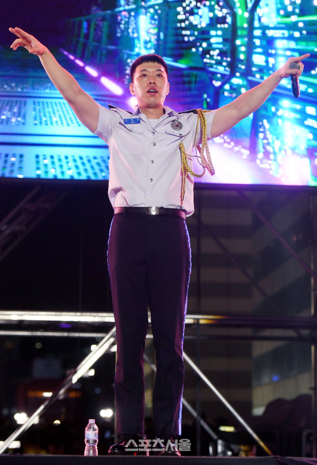 [포토] 래퍼 비와이 '식지 않는 열정'