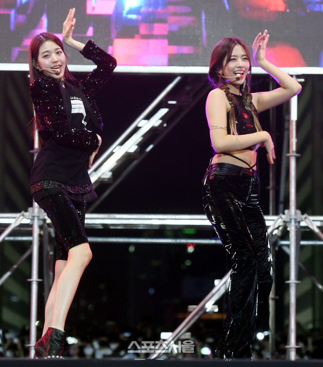 [포토] 아이브 장원영-안유진 \'심쿵 투샷\'