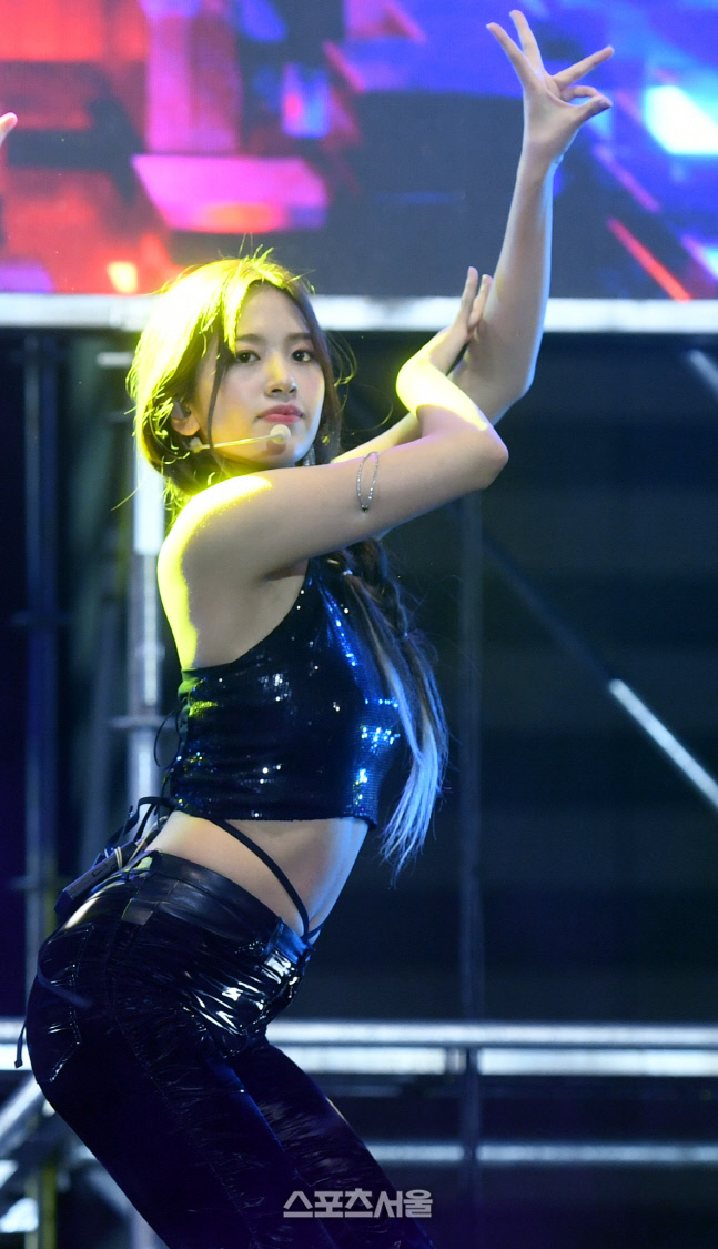 [포토] 안유진 \'섹시 웨이브\'