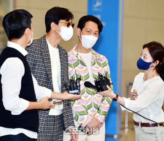 절친 정우성과 함께 귀국한 '에미상' 이정재[포토]