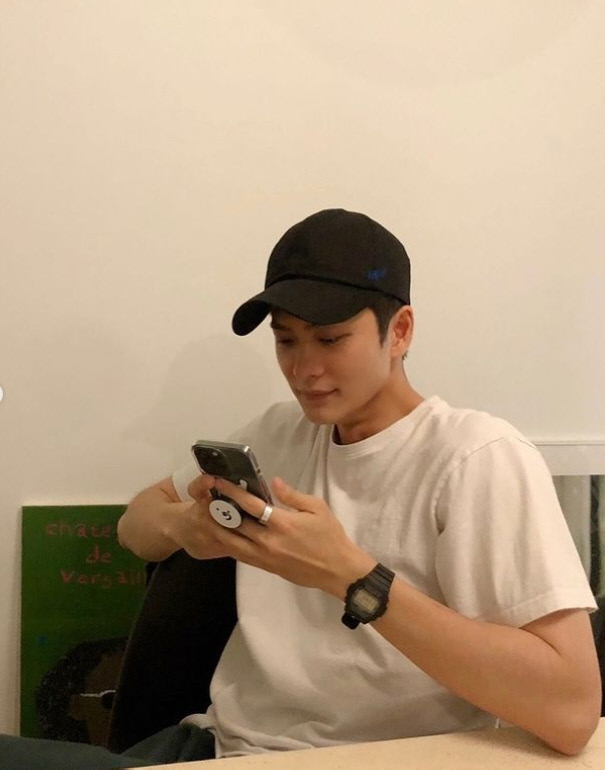 '섭섭남' 강태오, 단정해진 머리..입대 전 남친짤 추가요