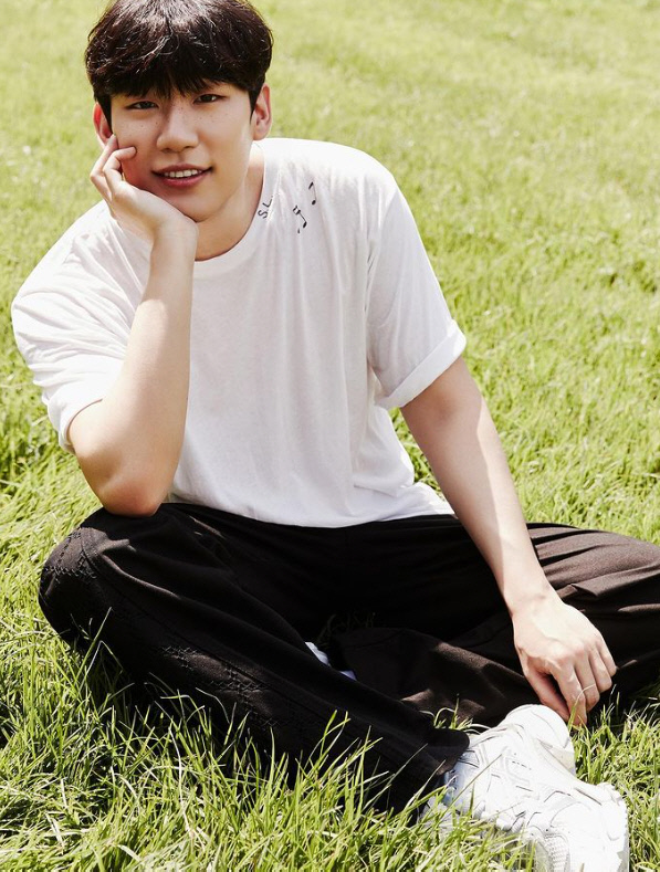 시민권 포기 군복무 버나드 박, 8년 몸담은 JYP 떠난다