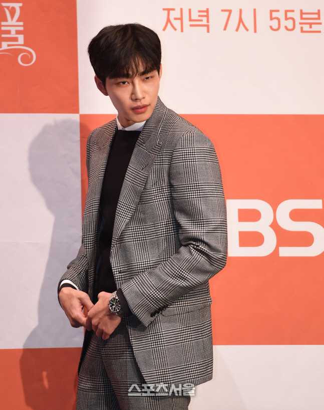 '월수금화목토' 김재영 "박민영·고경표와 함께한 만큼 유명해지고 싶다"