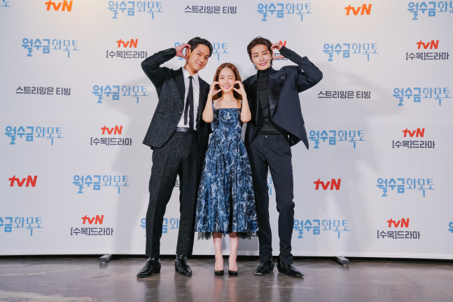 "'월수금화목토' 출세작 되길"…'로코퀸' 박민영, 고경표·김재영 손잡고 귀환[종합]