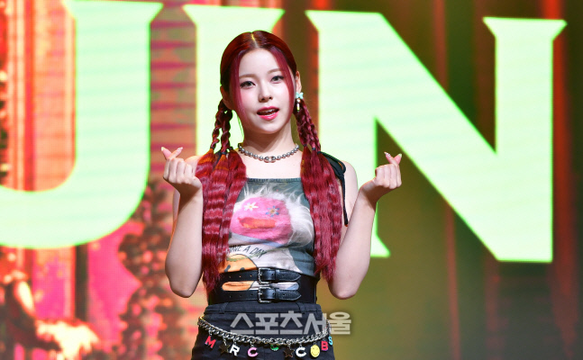 \'쌍하트 규진\' NMIXX 쇼케이스 [포토]