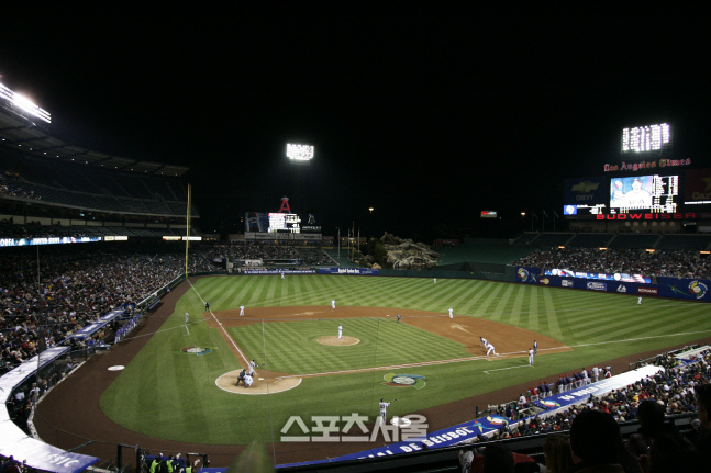 미국 프로야구팀 애너하임 에인절스 홈구장 엔젤스타디움(야구장)