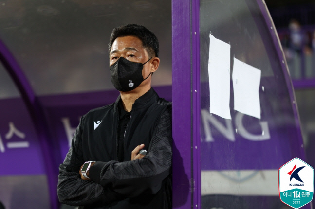 2위 넘보는 이민성 감독 "안양전 승리, 남은 경기에 좋은 영향 미칠 것"[현장인터뷰]
