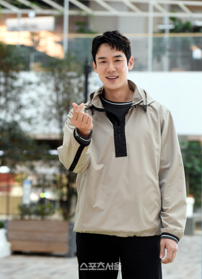 [포토] 유연석 '달콤한 하트'