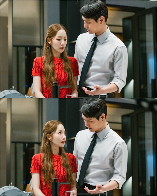 박민영-고경표, 싱크대 밀착 스킨십…심쿵 핑크빛 기류('월수금화목토')