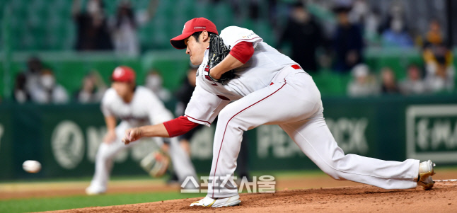 2연속경기 QS+ '독수리 잡는 핵잠수함' 박종훈 완벽 귀환 선언[SS 스타]