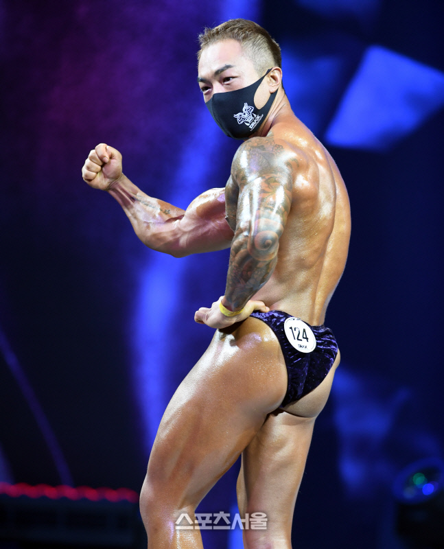 [포토]포즈왕 모대웅, 연예인을 능가하는 포징의 신! (디랙스 챔피언십)