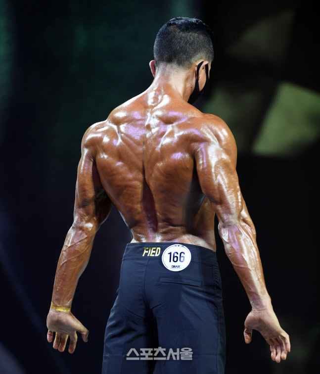 [포토] 이진국, 30차례 이상 우승한 대한민국 피지크 황제의 위엄! (디랙스 챔피언십)