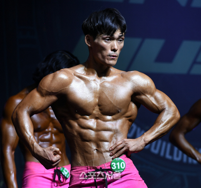 [포토]피지크 그랑프리 이민석, 강렬한 눈빛 좀 보소! ( WNGP 김포)