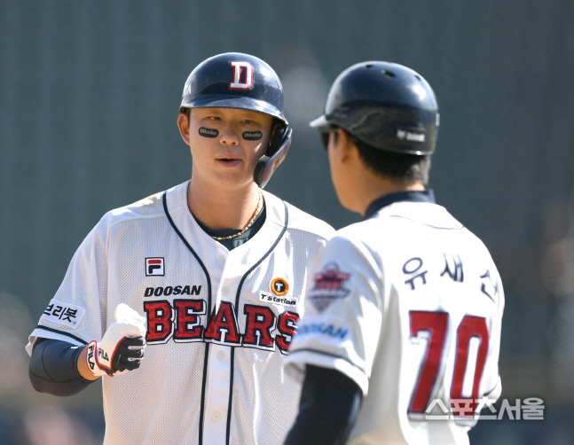 [포토] 김민혁, 4회 1점 더 달아나는 적시타