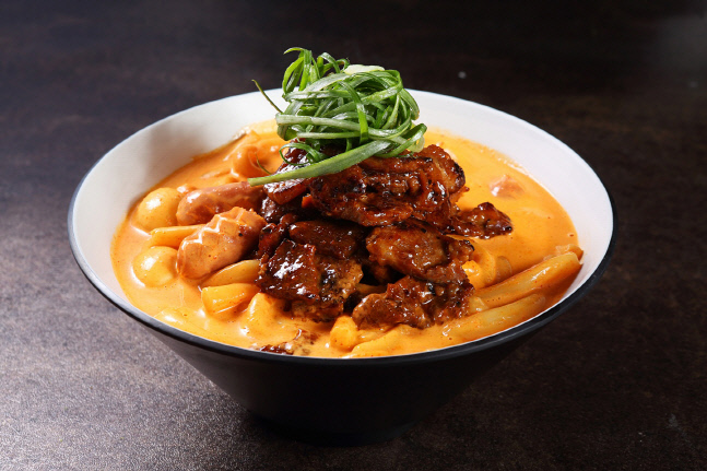 배떡, '로제 숯불떡볶이' 출시