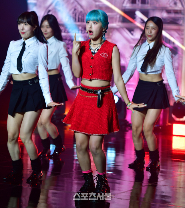 '롤모델은 아이유, 같은 아씨^^' 아도라[포토]