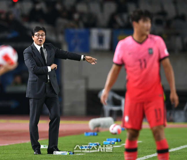 평가전에 만족 못하는 황선홍 감독 "앞으로 시간이 많이 필요하다"[현장인터뷰]