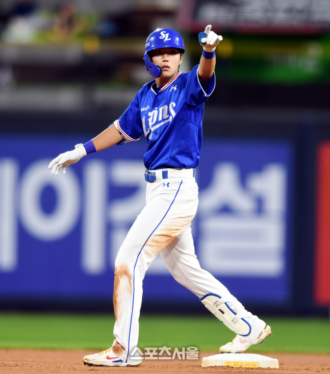 [포토] 삼성 김현준 \'6회 확실한 득점기회 만드는 2루타\'