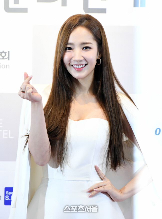 박민영, 열애설 하루 만에 헤어질 결심…'재력가와 이별'로 반전 꾀하나[종합]