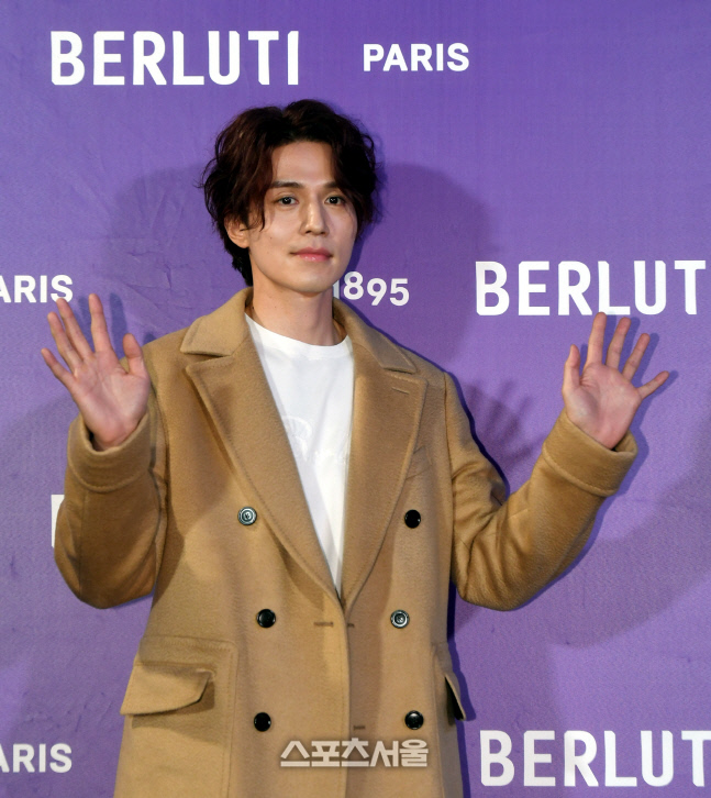 [포토] 이동욱 '해맑은 인사'