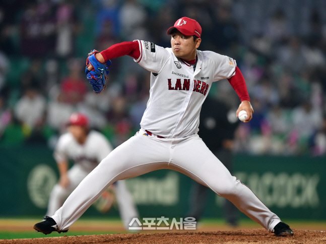 11회초 책임진 김택형[포토]