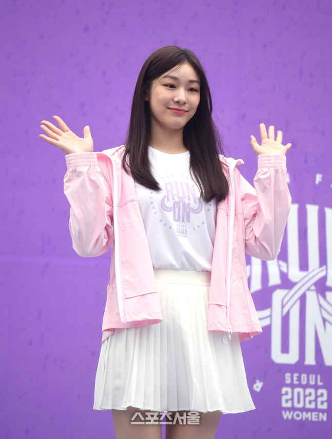 [포토] 김연아 '깜찍한 손인사'