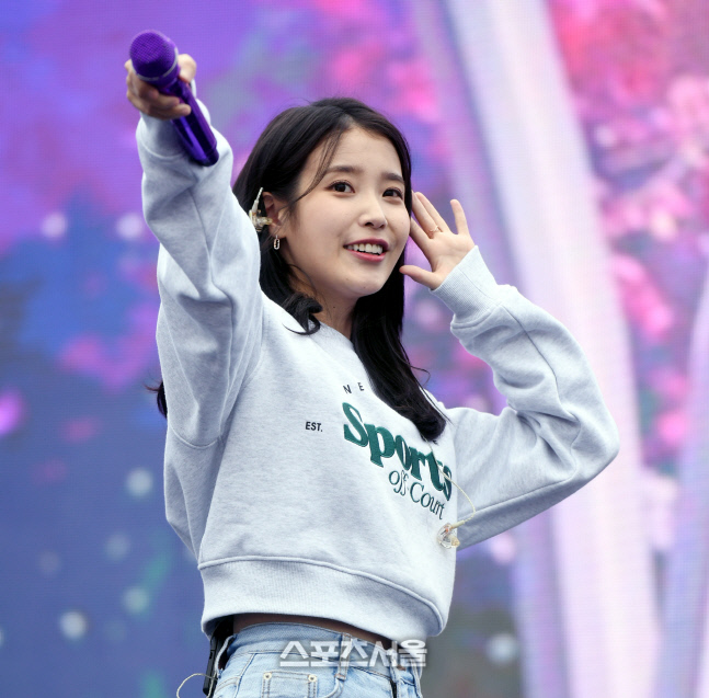[포토] 아이유 '미소 가득'