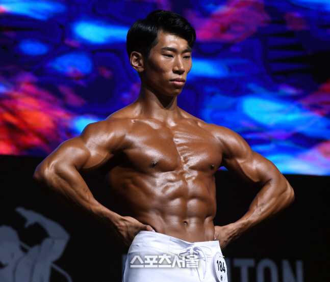 [포토]피지크 최현우, 떡 벌어진 어깨! (제니스 NPCA)