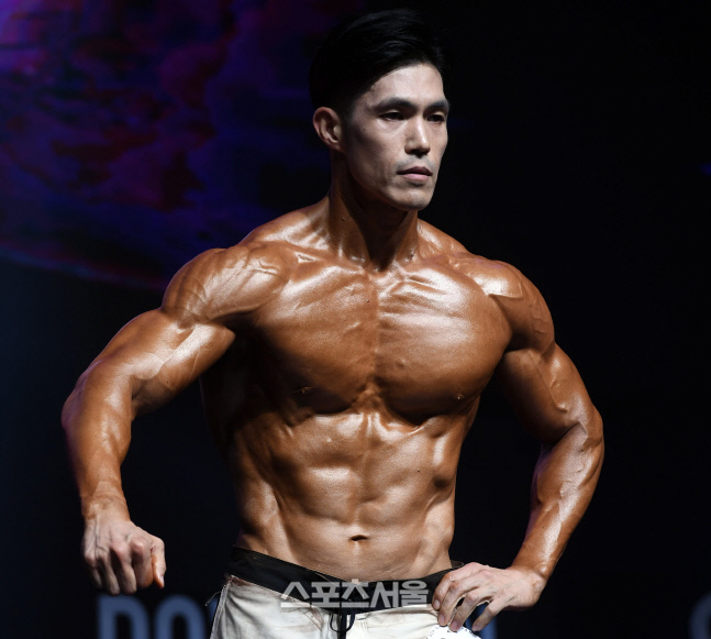 [포토]피지크 박준범, 근육과 힘줄의 조화! (제니스 NPCA)