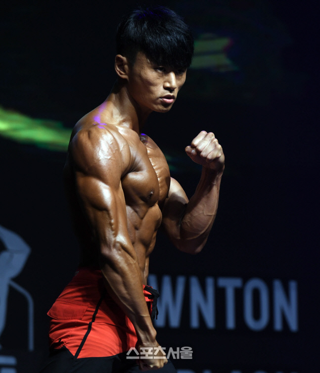 [포토]피지크 우성록, 넘치는 카리스마의 포징! (제니스 NPCA)