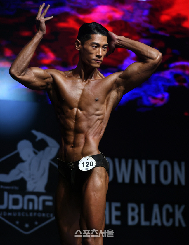 [포토]노비스 스포츠모델 장수석, 포징이 환상이야... (제니스 NPCA)