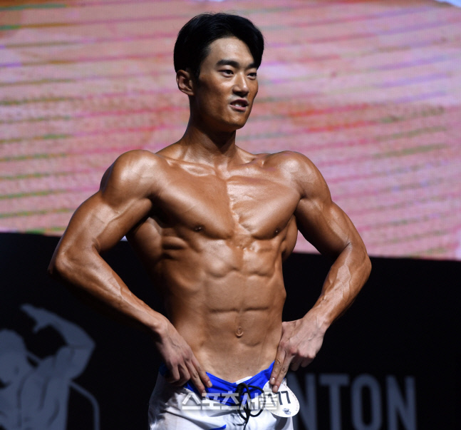 [포토]피지크 김동석, 복근이 완전 빨래판이야 (제니스 NPCA)