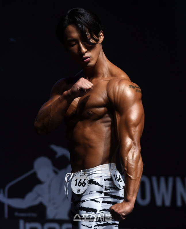 [포토]박종현, 피지크 분야의 황금팔 사나이! (제니스 NPCA)