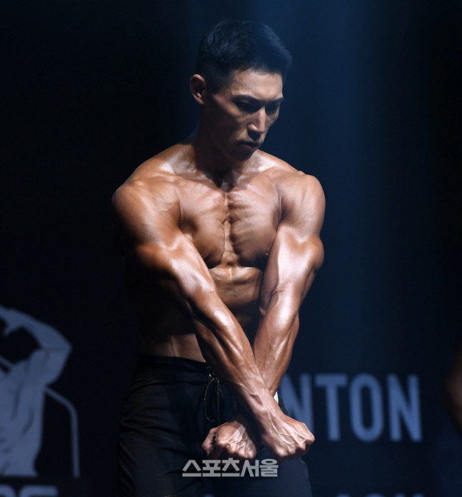 [포토]장윤서, 실핏줄이 다 보이는 최강근육! (제니스 NPCA)