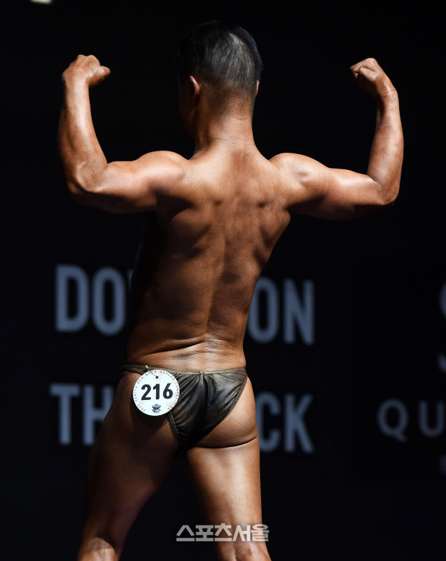 [포토]노비스 보디빌딩 남상욱, 탄탄한 등 근육 좀 보소! (제니스 NPCA)