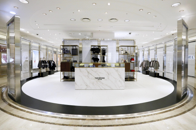 갤러리아百, 국내 최초 톰브라운 키즈 컬렉션 선봬