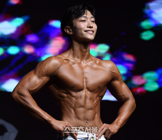 [포토]노비스 피지크 김수홍, 미소와 초콜릿복근으로 여심 저격중! (제니스 NPCA)