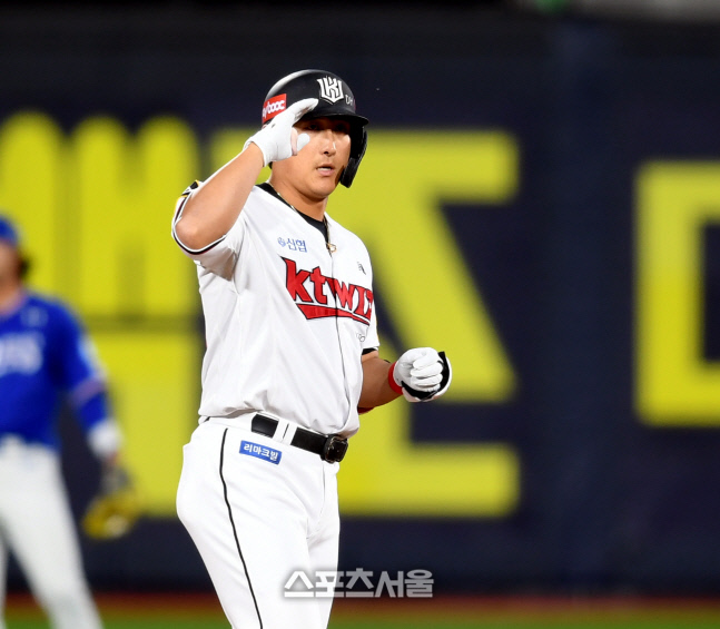 '황재균+김민혁 7타점' KT, 5연승 질주+키움과 0.5G 차...삼성은 '가을 무산' [SS 수원in]