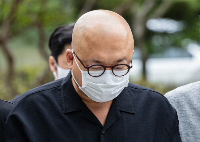 '마약 투약' 돈스파이크, 검찰로 구속송치..체포 9일만