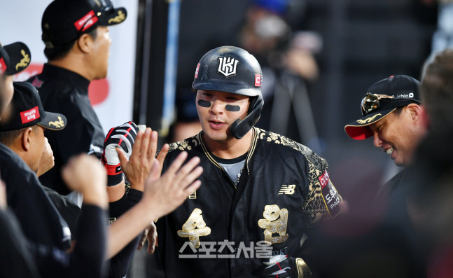 35일만에 터진 33호홈런 박병호[포토]