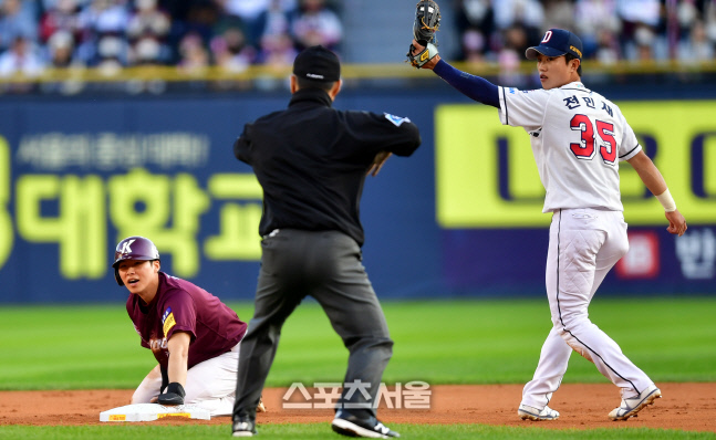 과감한 2루도루 김혜성, 이게 아닌데[포토]
