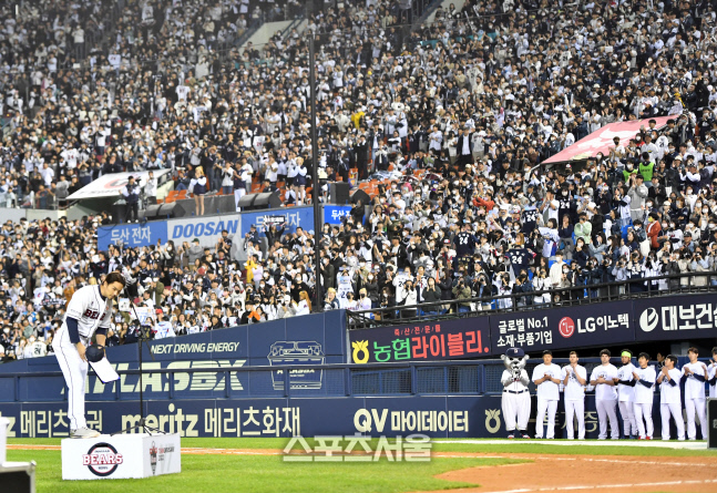 은퇴사하며 팬들에 작별 고하는 오재원[포토]