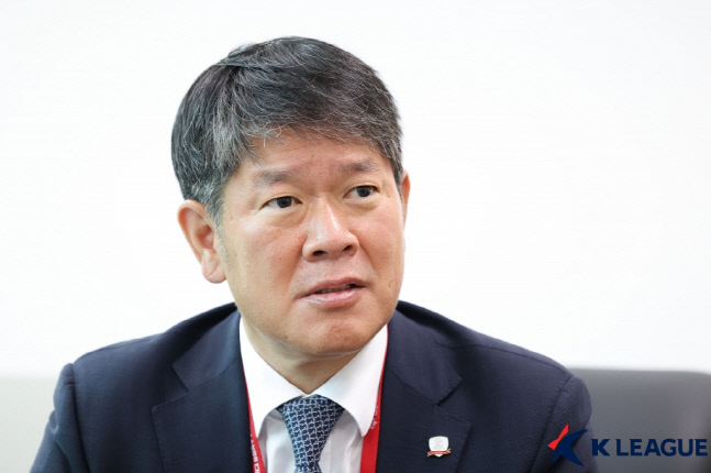 'For 아닌 With'…이용훈 SOK 회장이 그리는 '통합'사회[SS인터뷰]