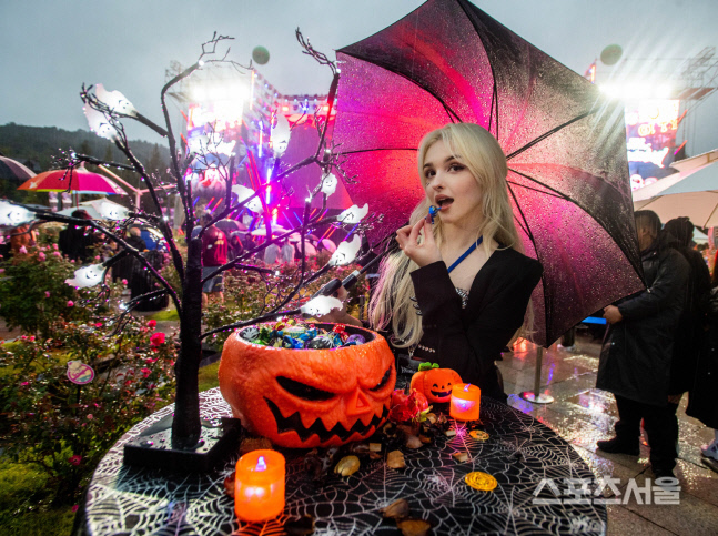 에버랜드 \'월드 크리에이터스 할로윈\' 페스티벌 현장 (3)