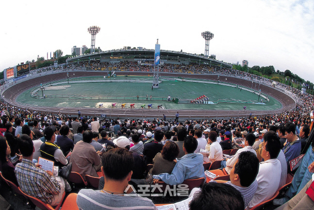 '열정과 나눔의 두바퀴' 경륜 28주년, 아름다운 질주는 계속된다