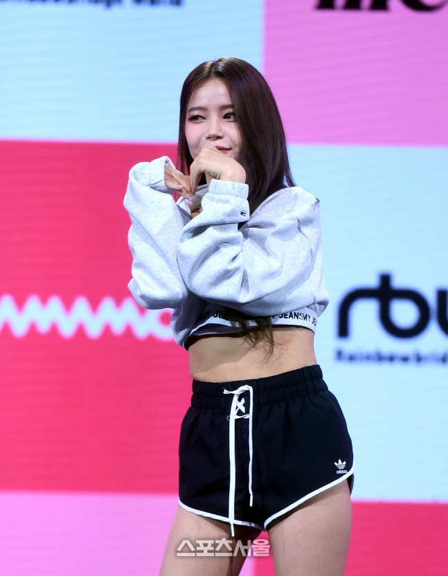 [포토] 마마무 솔라 '사랑해요'