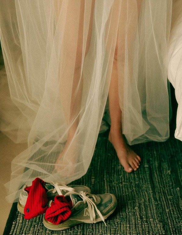 '결혼' 공효진, 맨발 웨딩드레스 공개 "내 하나뿐인...준비됐어요"