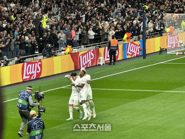 동점골 이어 환상 발리 역전골까지…손흥민 2골 폭발