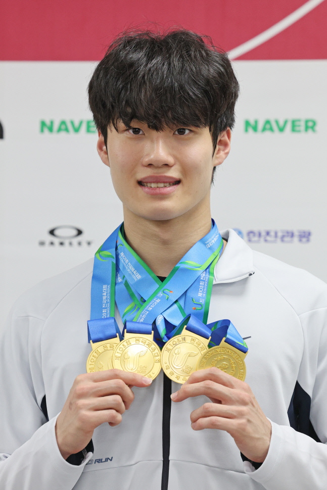 '新제조기' 황선우, 2년 연속 MVP...박태환 이후 14년 만[전국체전]